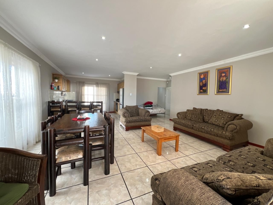 To Let 5 Bedroom Property for Rent in Mykonos Western Cape